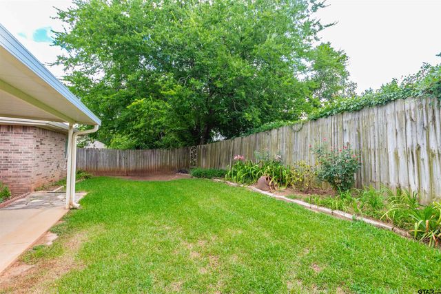 10759 Southern Trace Cir, Flint, TX 75762