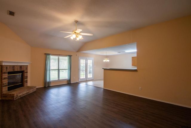 10759 Southern Trace Cir, Flint, TX 75762
