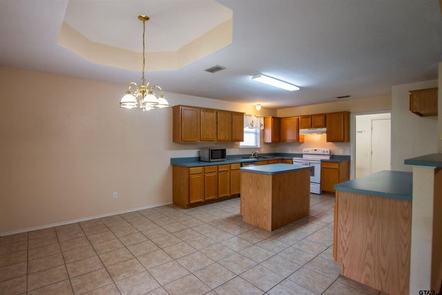 10759 Southern Trace Cir, Flint, TX 75762