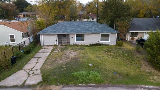 5851 Southtown Street, Houston, TX 77033