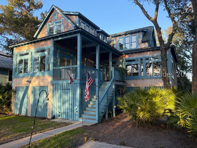 77 Inglewood Cir, St Helena Island, SC 29920