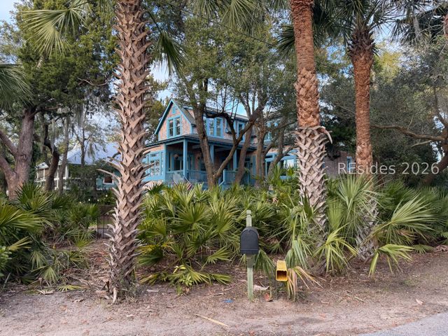 77 Inglewood Cir, St Helena Island, SC 29920