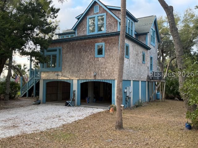 77 Inglewood Cir, St Helena Island, SC 29920