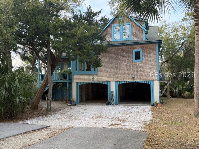 77 Inglewood Cir, St Helena Island, SC 29920