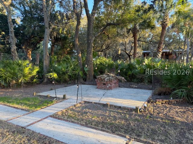 77 Inglewood Cir, St Helena Island, SC 29920