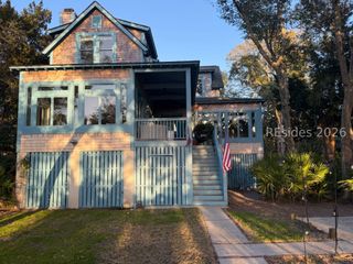 77 Inglewood Cir, St Helena Island, SC 29920