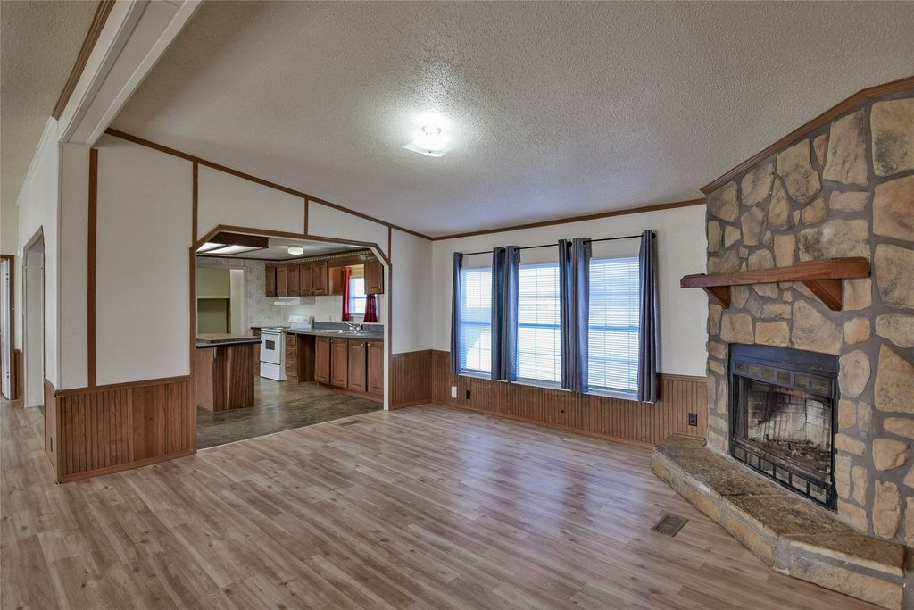 4040 Dillard Court, Joshua, TX 76058 — photo 3