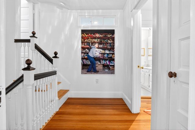 70 Curve St, Wellesley, MA 02482