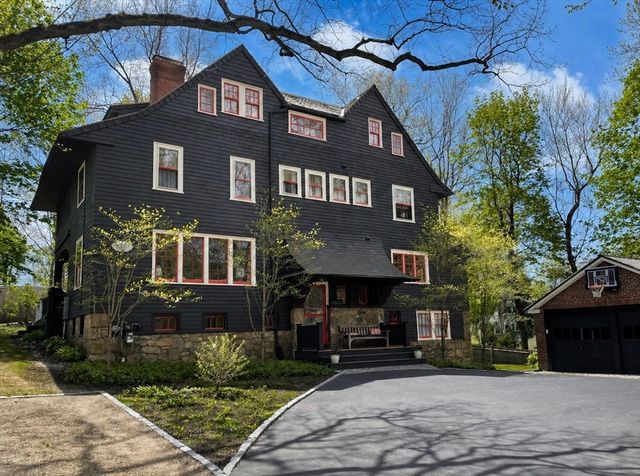 70 Curve St, Wellesley, MA 02482