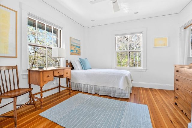 70 Curve St, Wellesley, MA 02482
