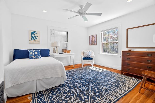 70 Curve St, Wellesley, MA 02482