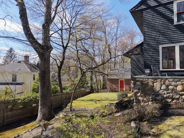 70 Curve St, Wellesley, MA 02482
