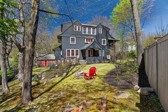 70 Curve St, Wellesley, MA 02482