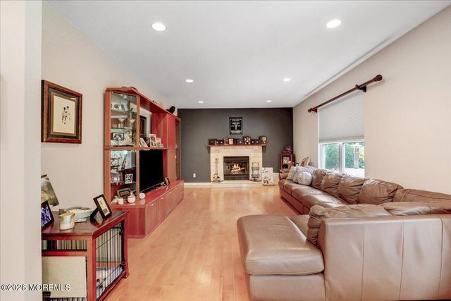 9 Cecilia Court, Howell, NJ 07731