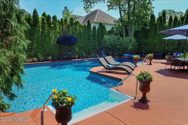 9 Cecilia Court, Howell, NJ 07731