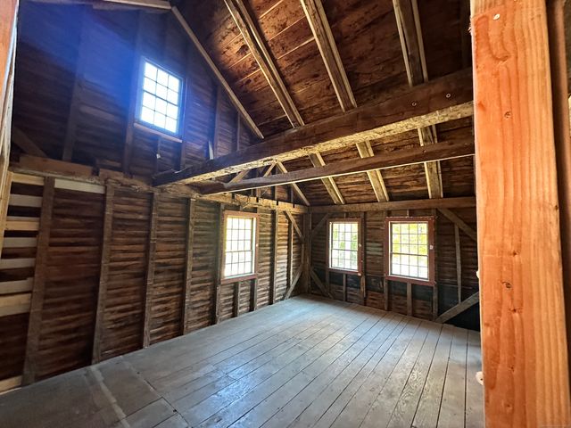 27 Middle Quarter Road, Woodbury, CT 06798