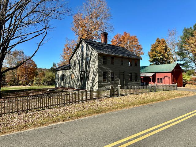 27 Middle Quarter Road, Woodbury, CT 06798