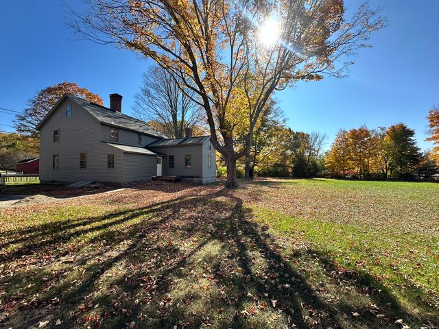 27 Middle Quarter Road, Woodbury, CT 06798