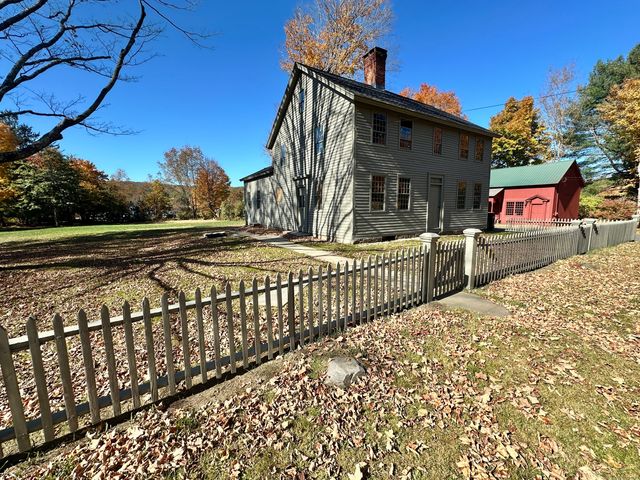 27 Middle Quarter Road, Woodbury, CT 06798