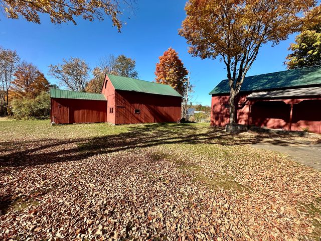 27 Middle Quarter Road, Woodbury, CT 06798