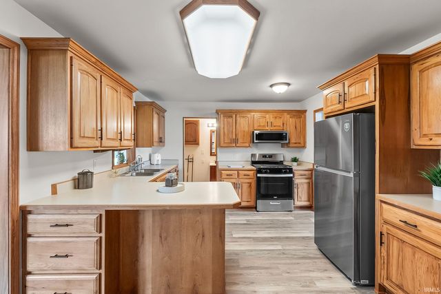 21722 N State Road 101, Woodburn, IN 46797