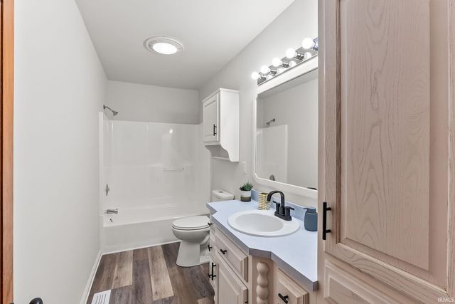 21722 N State Road 101, Woodburn, IN 46797
