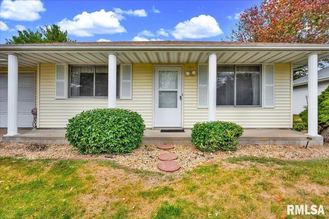 1215 E SYCAMORE Street, Canton, IL 61520