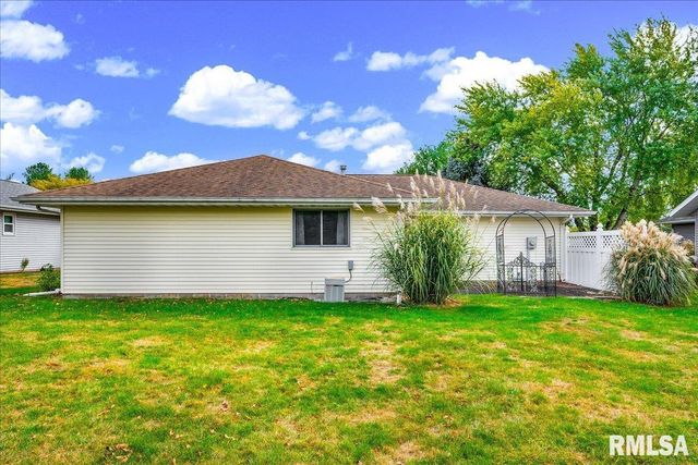 1215 E SYCAMORE Street, Canton, IL 61520