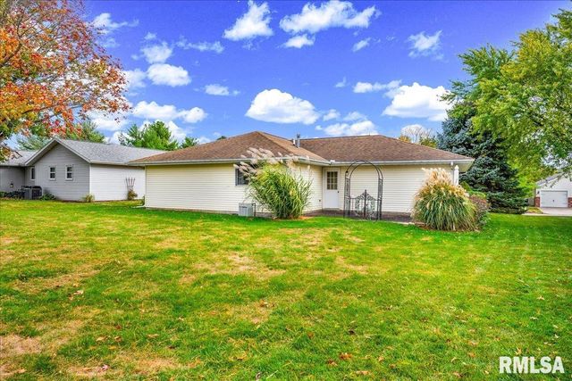 1215 E SYCAMORE Street, Canton, IL 61520