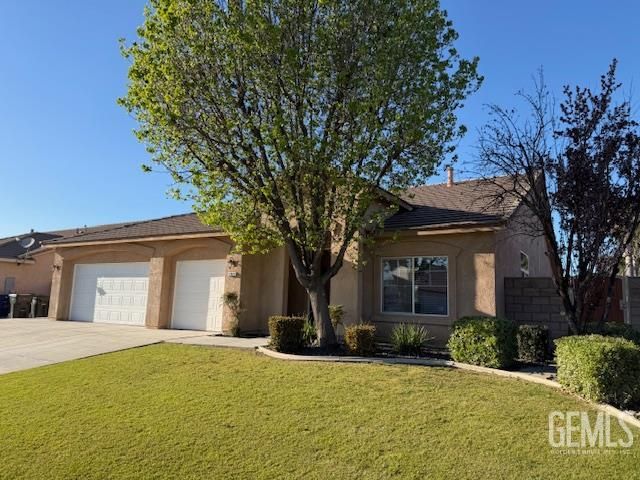 12022 Copernicus Avenue, Bakersfield, CA 93312