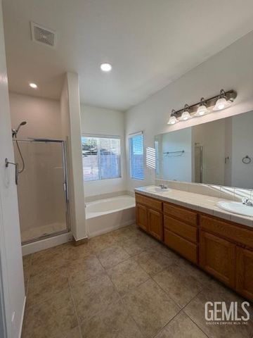 12022 Copernicus Avenue, Bakersfield, CA 93312