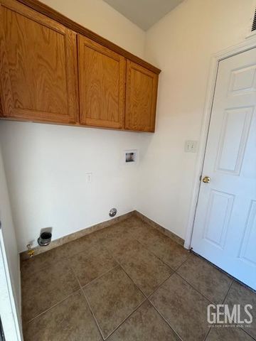 12022 Copernicus Avenue, Bakersfield, CA 93312