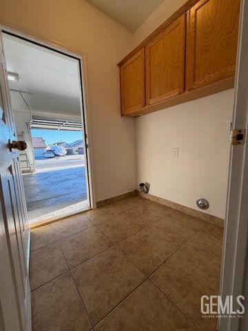 12022 Copernicus Avenue, Bakersfield, CA 93312