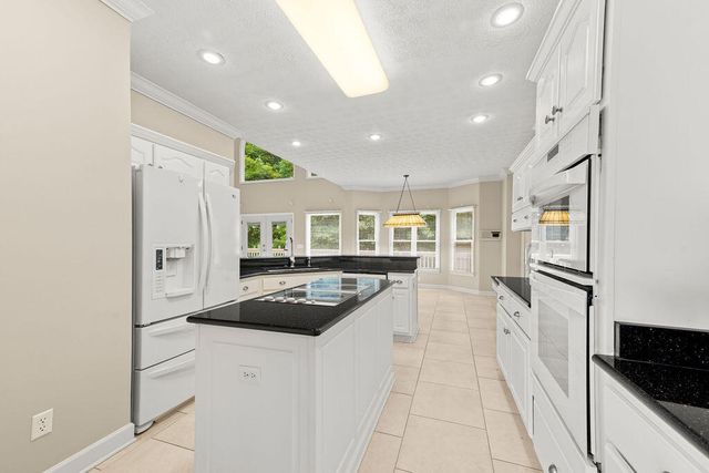 807 Candlewood Trail, Chattanooga, TN 37421