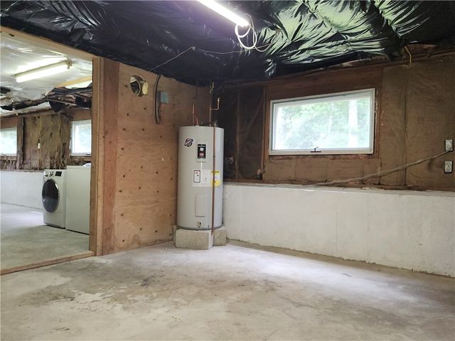 68 Laurel Avenue, Coventry, RI 02816
