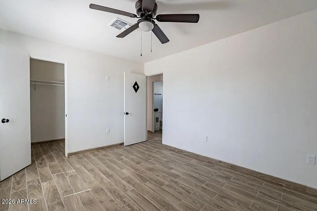 37 E EL PARQUE Drive B, Tempe, AZ 85282