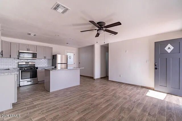 37 E EL PARQUE Drive B, Tempe, AZ 85282