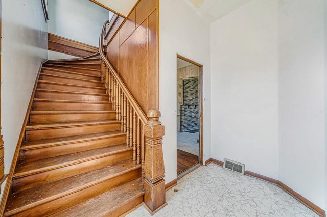 318 W NYE STREET, Hortonville, WI 54944