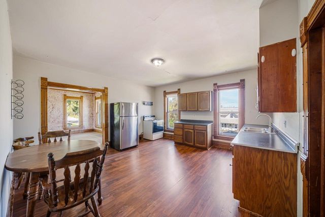 318 W NYE STREET, Hortonville, WI 54944