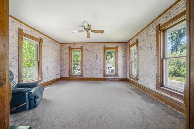 318 W NYE STREET, Hortonville, WI 54944