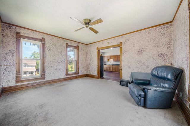 318 W NYE STREET, Hortonville, WI 54944