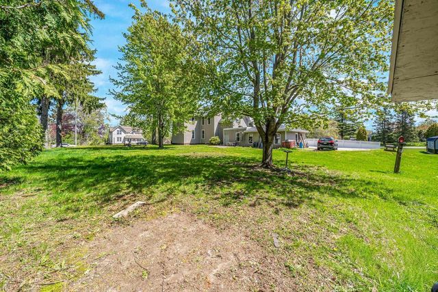 318 W NYE STREET, Hortonville, WI 54944