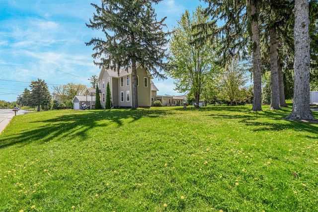 318 W NYE STREET, Hortonville, WI 54944
