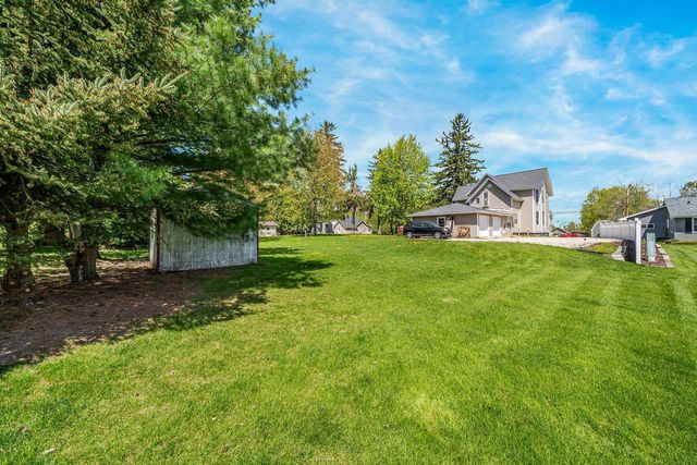 318 W NYE STREET, Hortonville, WI 54944