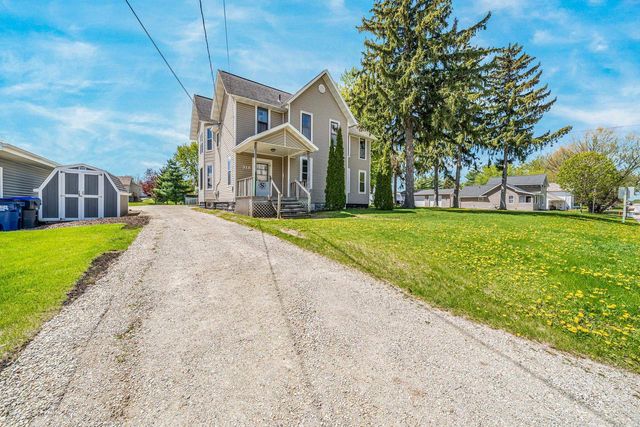 318 W NYE STREET, Hortonville, WI 54944