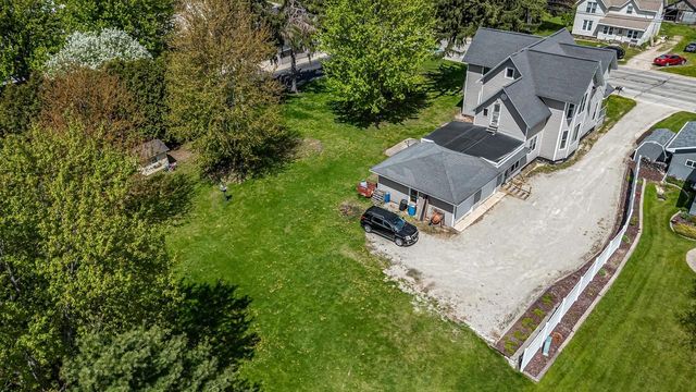 318 W NYE STREET, Hortonville, WI 54944