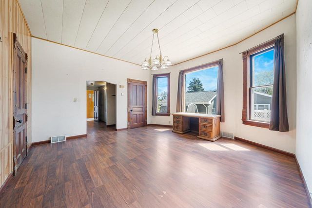 318 W NYE STREET, Hortonville, WI 54944