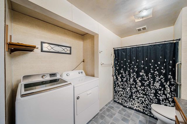 318 W NYE STREET, Hortonville, WI 54944