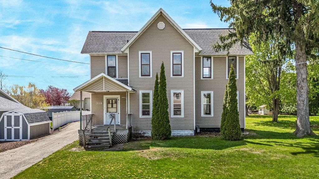 318 W NYE STREET, Hortonville, WI 54944