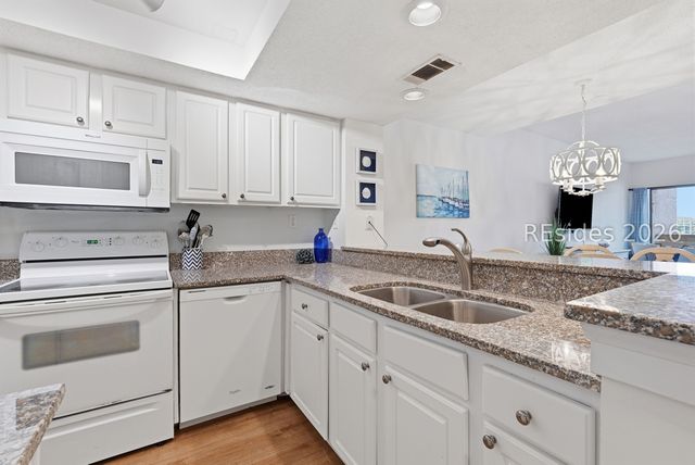 17 Harbourside Ln Apt 7106, Hilton Head Island, SC 29928